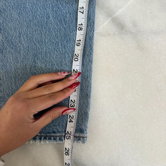 Distressed Levi's Premium Denim Jeans - Picture 9 of 10